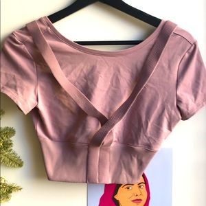 Alo yoga cropped shirt